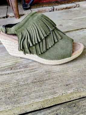 Minnetonka Green Suede Wedge Heels Size 10M